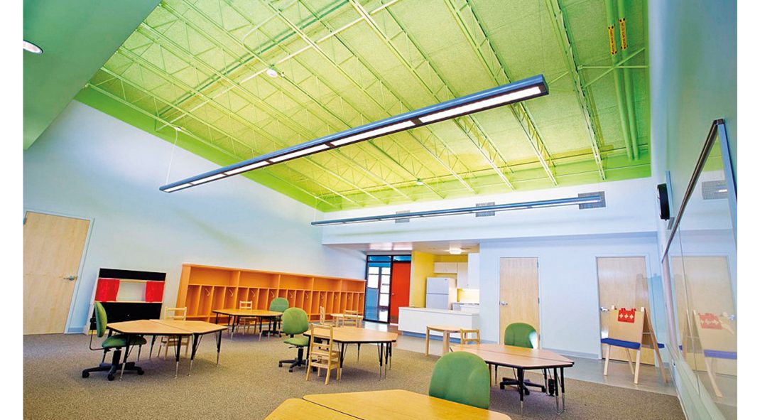 Panneaux de toiture TECTUM E en couleurs personnalisées